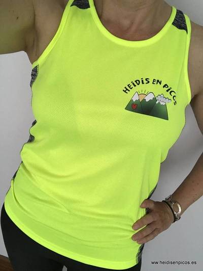 Camiseta Heidis bicolor de tirantes anchos.